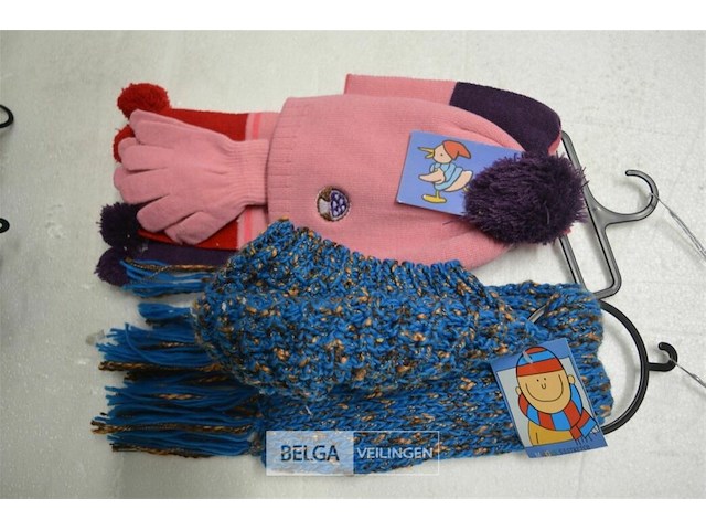 3 wintersetjes jongens , 3 wintersetjes meisje - afbeelding 2 van  3