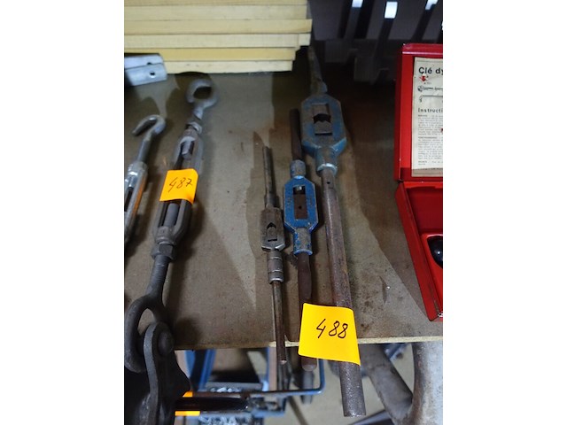 3 wringijzers (tapkrukken) - afbeelding 1 van  1