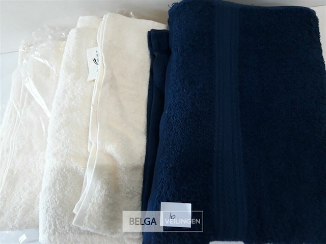 3 x badhanddoek 70x140 cm 2 x wit + 1 x blauw - afbeelding 3 van  3