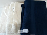 3 x badhanddoek 70x140 cm 2 x wit + 1 x blauw - afbeelding 3 van  3