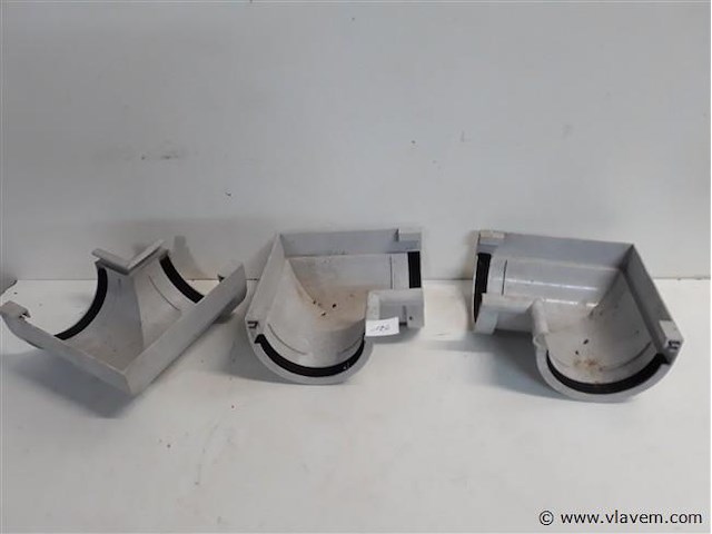 3 x binnenhoek 125mm licht grijs pvc regenafvoer - afbeelding 1 van  2