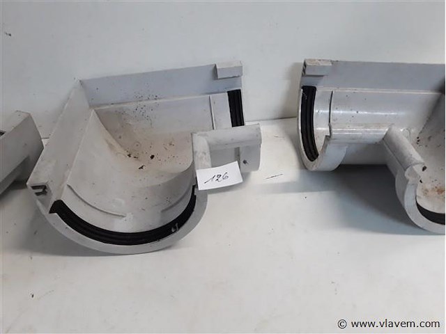 3 x binnenhoek 125mm licht grijs pvc regenafvoer - afbeelding 2 van  2