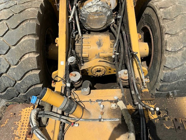 3 x caterpillar 972m shovel voor opmaak of onderdelen - afbeelding 20 van  57