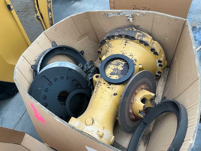 3 x caterpillar 972m shovel voor opmaak of onderdelen - afbeelding 54 van  57