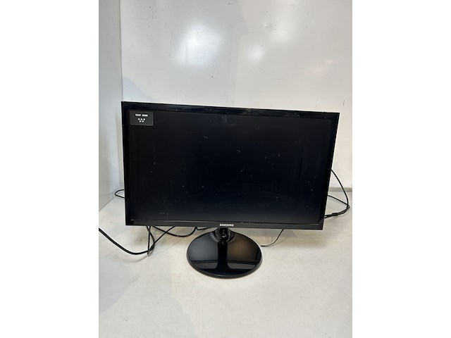 3 x computerscherm + 2 luidsprekers - afbeelding 2 van  4