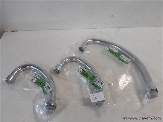 3 x draaibare uitloop kraan 130-200mm ¾ - afbeelding 1 van  2