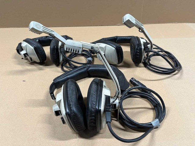 3 x intercom beyer dynamic dt109 dual ear headphone w/single microphone - afbeelding 1 van  4