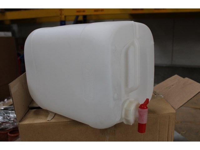 3 x jerrycan met rood kraantje (20l) - afbeelding 1 van  2