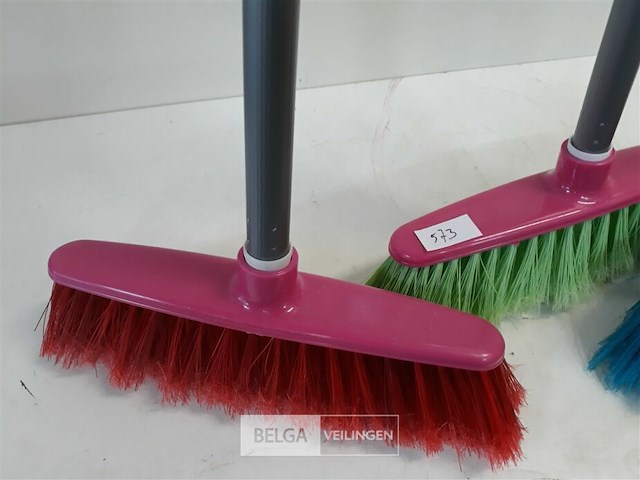 3 x keerborstel zachte pvc haren met steel - afbeelding 3 van  3