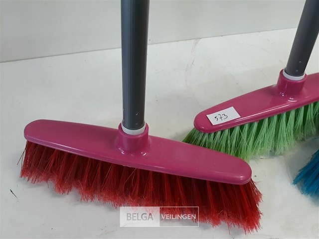 3 x keerborstel zachte pvc haren met steel - afbeelding 3 van  3