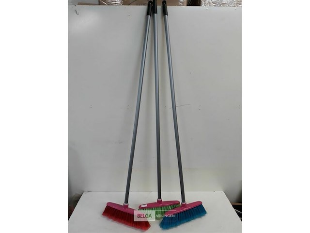 3 x keerborstel zachte pvc haren met steel - afbeelding 2 van  3
