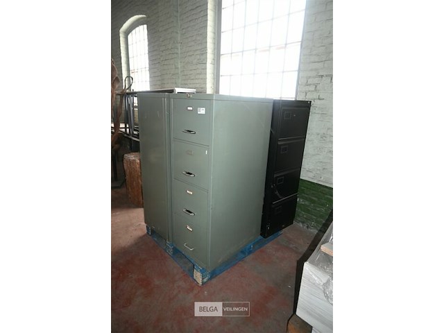 3 x metalen dossierkast met 4 laden - afbeelding 1 van  5