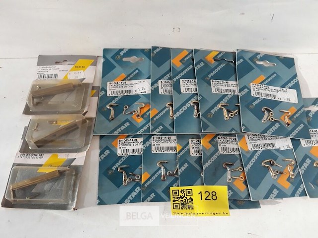 3 x meubelschuif + 11 x klavierhaken 2 stuks - afbeelding 1 van  3