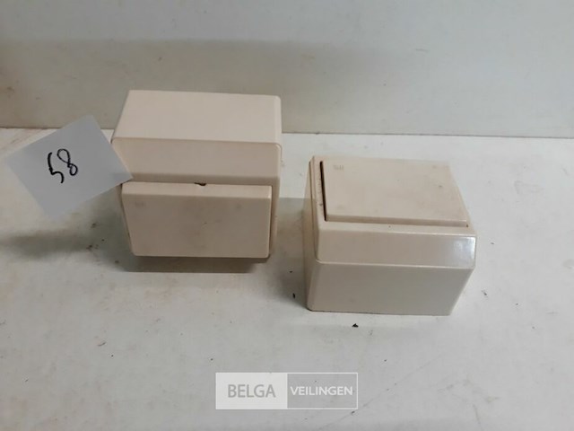 3 x niko opbouw schakelaar 1x1p +2x2p oud model - afbeelding 1 van  3