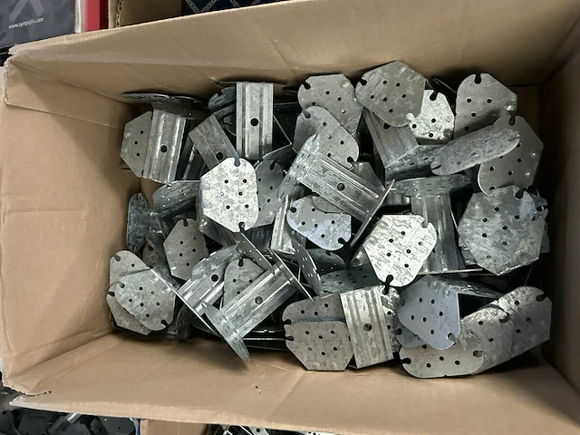 3 x pallet met vastzetmateriaal - afbeelding 6 van  11