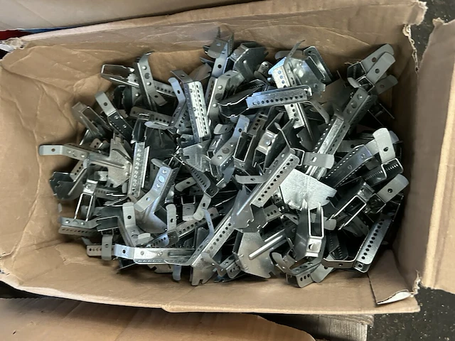 3 x pallet met vastzetmateriaal - afbeelding 7 van  11