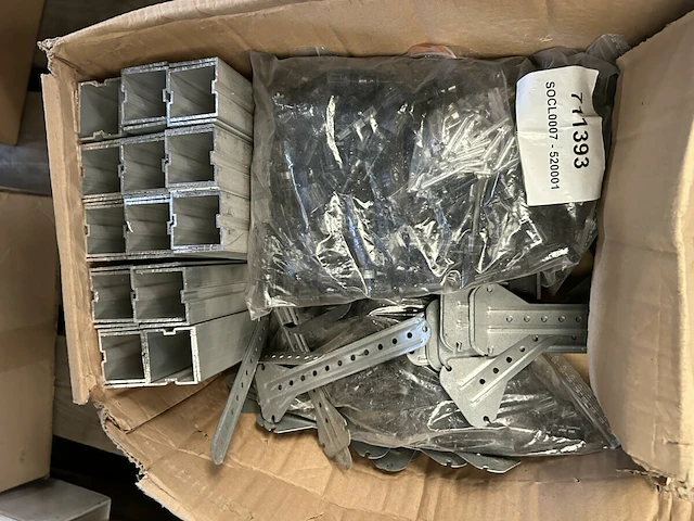 3 x pallet met vastzetmateriaal - afbeelding 8 van  11