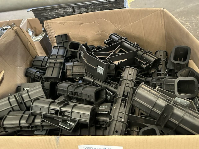 3 x pallet met vastzetmateriaal - afbeelding 11 van  11