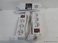 3 x stekkerblok 3 v met schakelaar - afbeelding 1 van  2