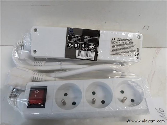 3 x stekkerblok 3 v met schakelaar - afbeelding 2 van  2