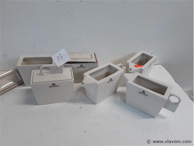 3 x suikerpot + 3 x melkkan royal boch - afbeelding 1 van  2