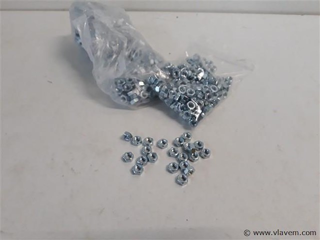 3 x zeskantmoeren verzinkt m 8 200 stuks - afbeelding 1 van  2