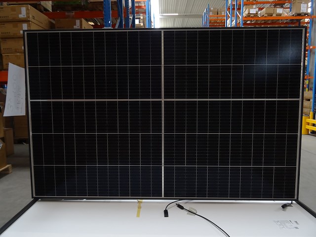 3 x zonnepaneel trina 400 batch 2 (1.200 wp) - afbeelding 2 van  4