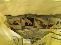 3 zakjes met restant afwerkingsproduct - afbeelding 3 van  3