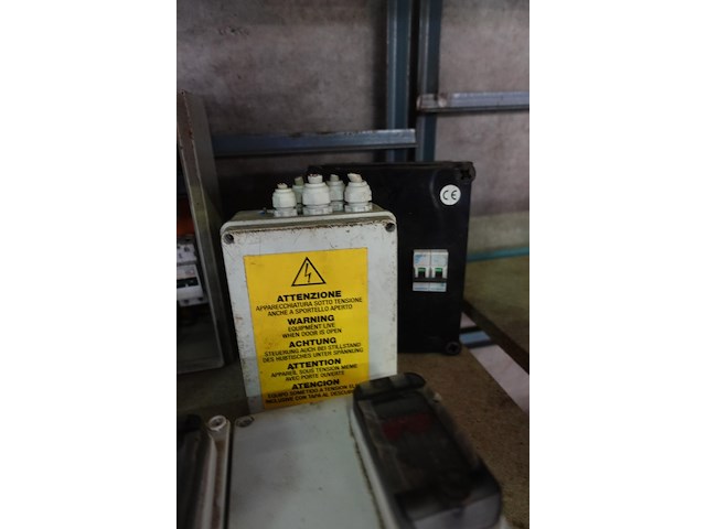 3 zekeringskasten en 5 verdeeldozen - afbeelding 4 van  6