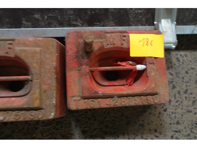 3 zware gewichten voor verankeren van marktkramen e.d. - afbeelding 4 van  5