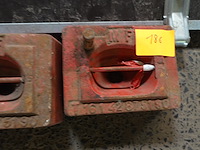 3 zware gewichten voor verankeren van marktkramen e.d. - afbeelding 4 van  5