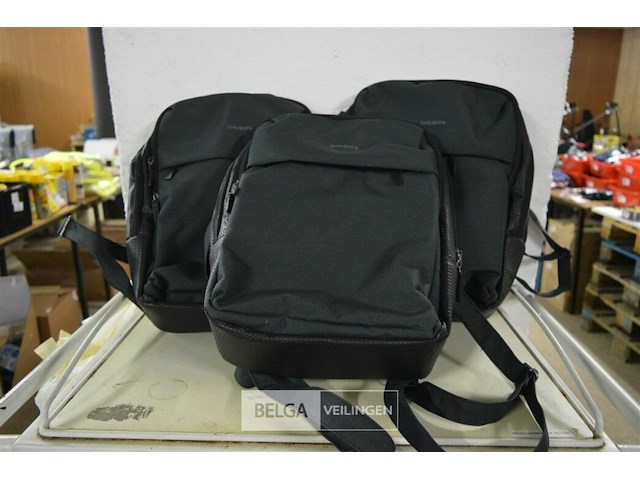 3 zwarte rugzakken - afbeelding 1 van  3