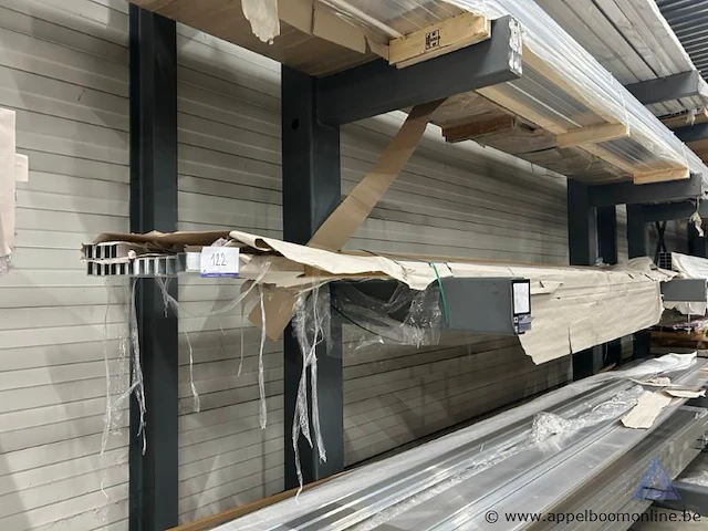30 aluminium u-profielen, afmetingen 40x40x2 mm, lengte 6000mm - afbeelding 1 van  4
