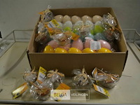 ±30 deco paaskaarsen en ±12 deco kaarsen - afbeelding 1 van  3