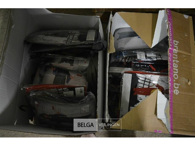 ±30 div verkleedpakken div maten - afbeelding 1 van  4