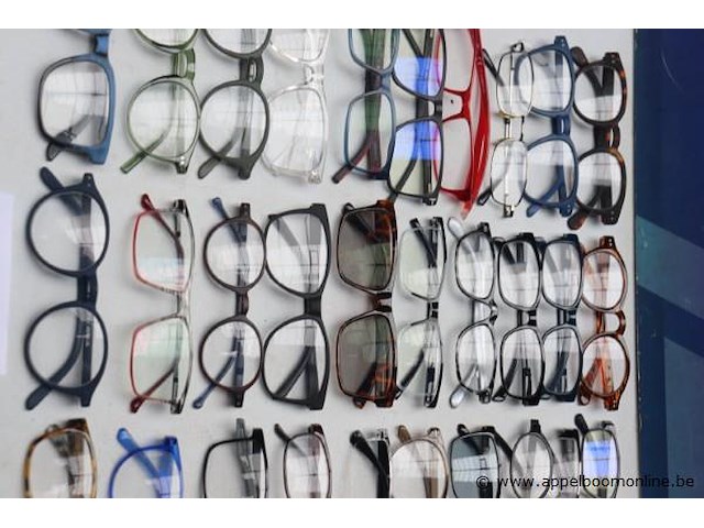30 diverse leesbrillen - afbeelding 3 van  4