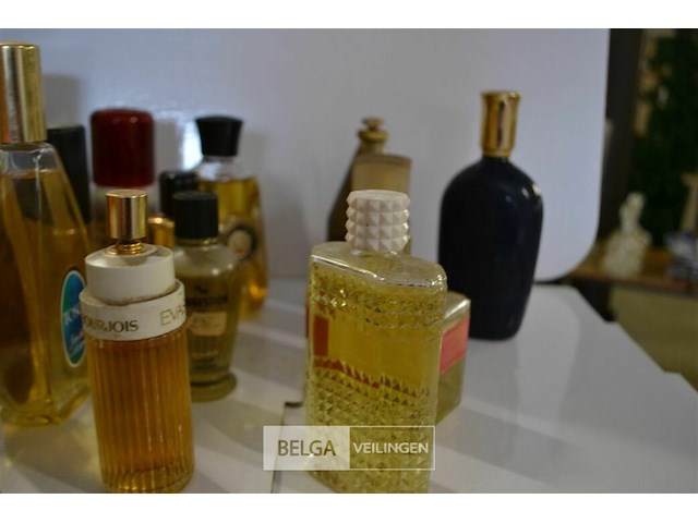 ±30 diverse vintage parfum - afbeelding 5 van  6