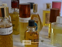 ±30 diverse vintage parfum - afbeelding 4 van  6
