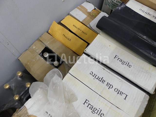 30 dozen van 6 flessen wijn en mousserende wijn - afbeelding 11 van  11