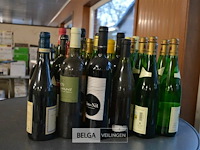 ±30 flessen diverse wijnsoorten - afbeelding 2 van  3