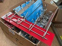 30 kapstokken deels inox