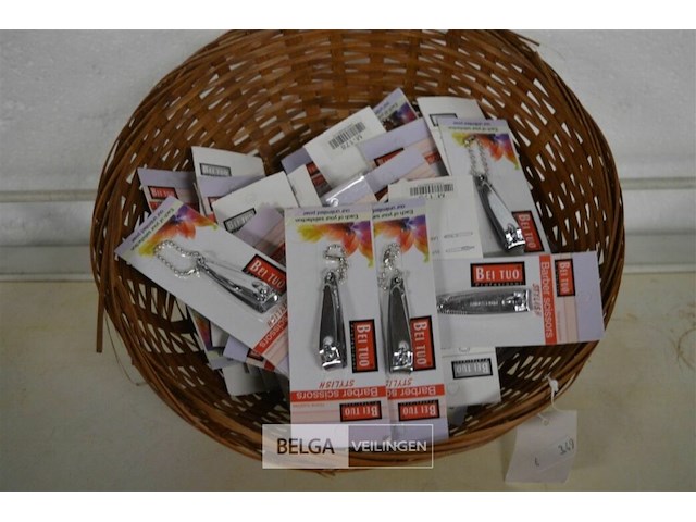 ±30 kleine nagelknippers - afbeelding 1 van  2