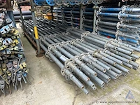 30 metalen steigerstaanders