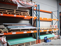 30 meter diverse palletstelling bestaande uit 19 staanders en 56 leggers (koper dient zelf de stelling leeg te maken) - afbeelding 1 van  3