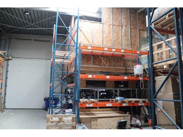 30 meter diverse palletstelling bestaande uit 19 staanders en 56 leggers (koper dient zelf de stelling leeg te maken) - afbeelding 2 van  3