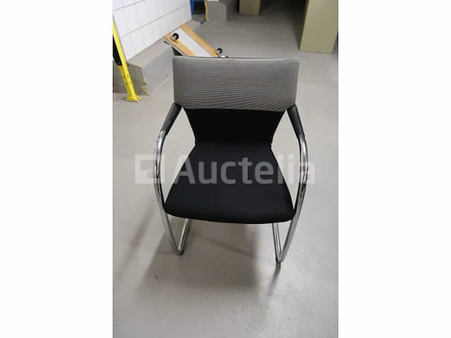 30 ongelijke stoelen - afbeelding 4 van  14