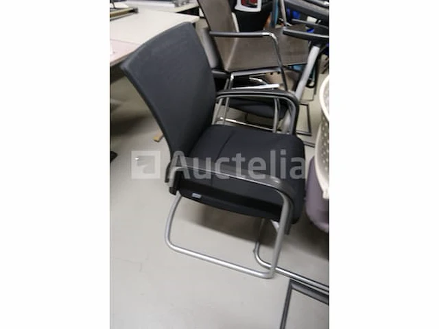 30 ongelijke stoelen - afbeelding 6 van  14