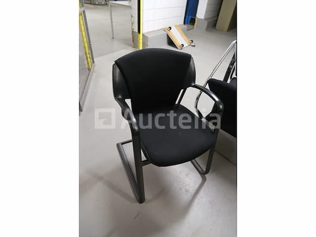 30 ongelijke stoelen - afbeelding 7 van  14