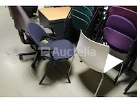 30 ongelijke stoelen - afbeelding 1 van  10