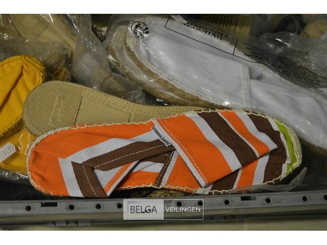 ±30 paar mora sloffen div. maten - afbeelding 2 van  5